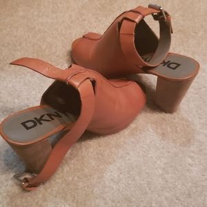 DKNY Wedge Heel 👡